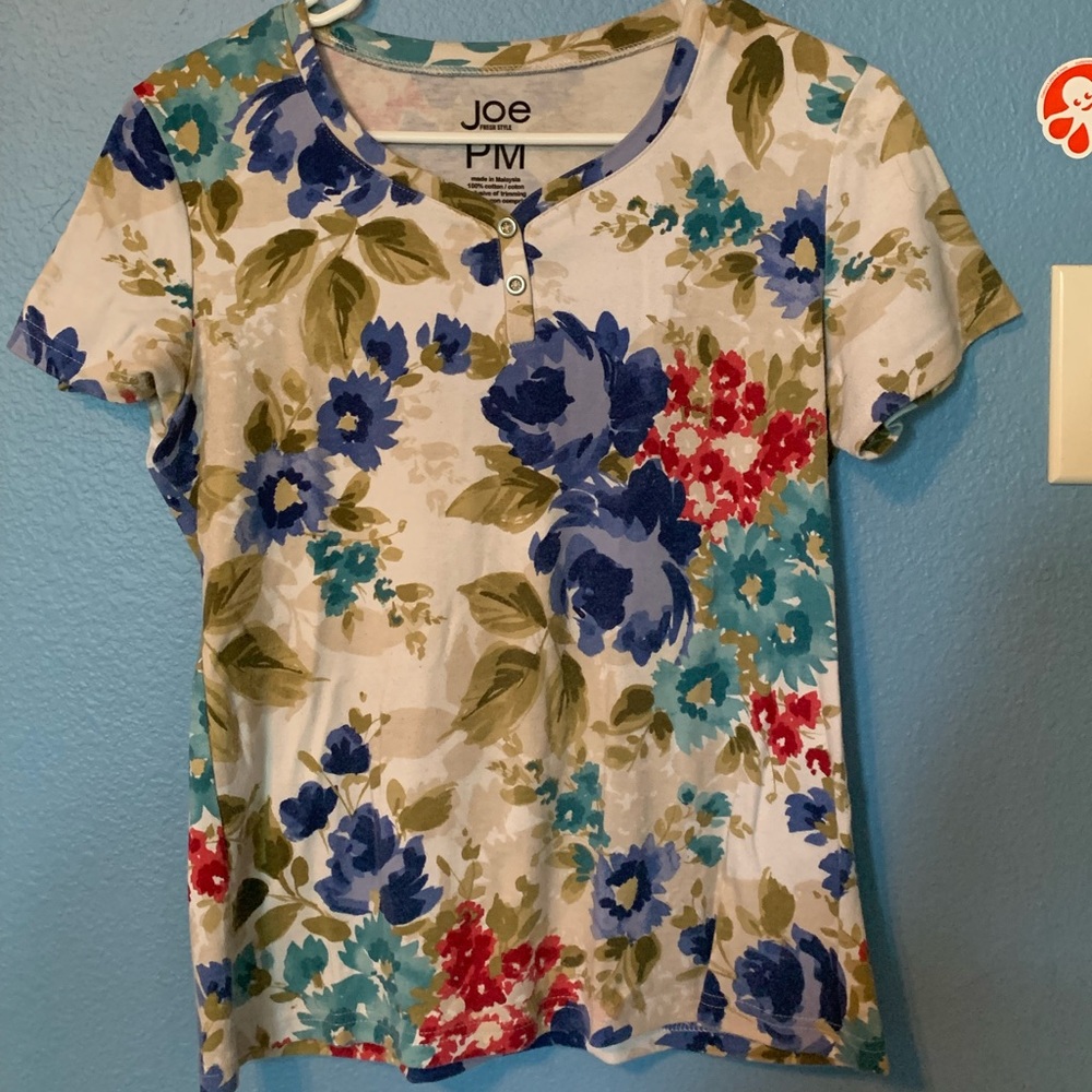 Floral tshirt